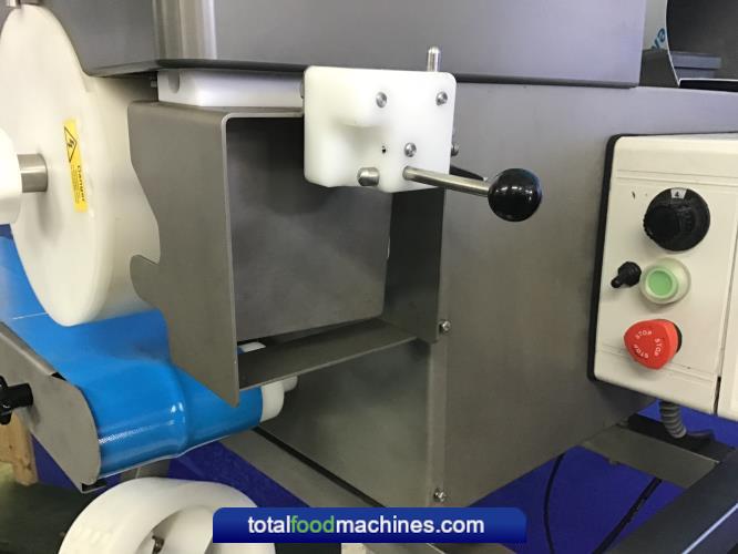 Deighton Formatic R2200/360 Burger Former 